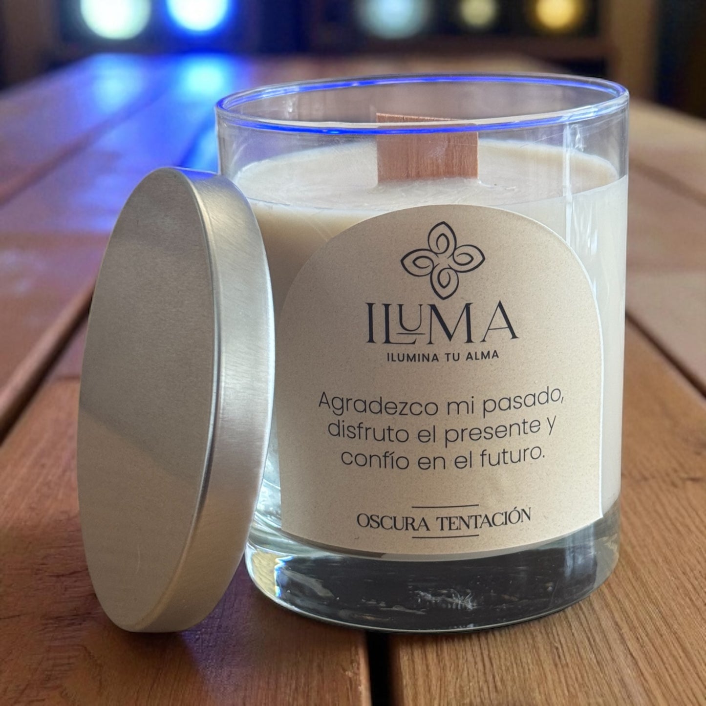 Vela con esencia de OSCURA TENTACION.