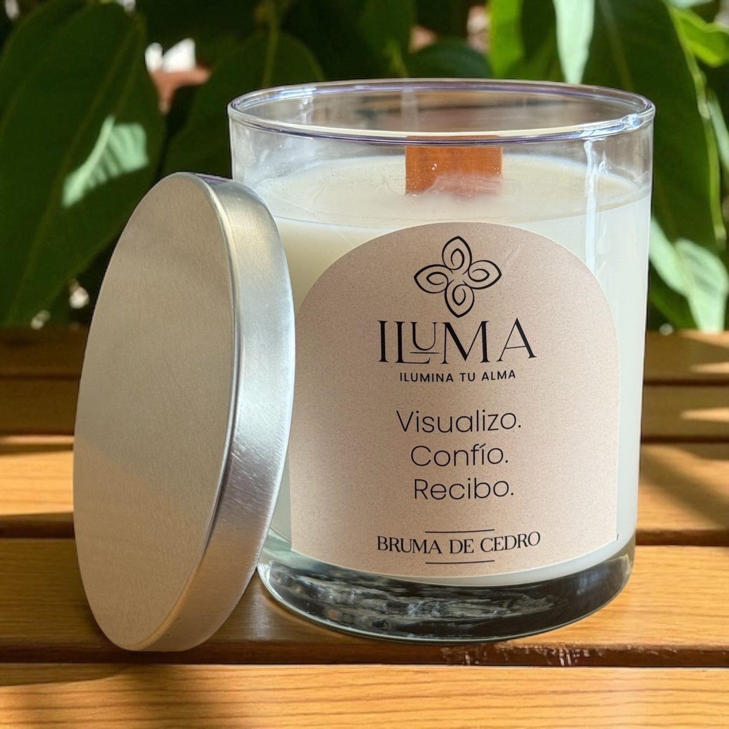 Vela con esencia de BRUMA DE CEDRO