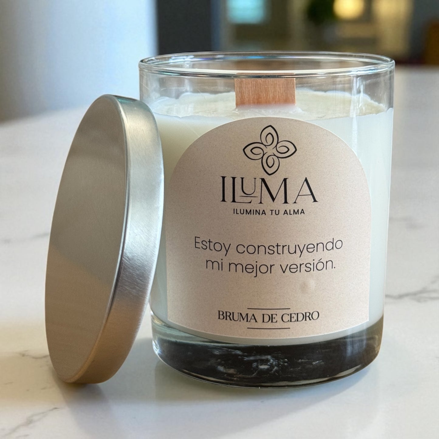 Vela con esencia de BRUMA DE CEDRO