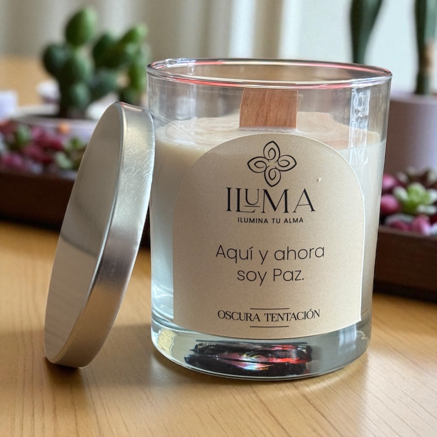 Vela con esencia de OSCURA TENTACION.