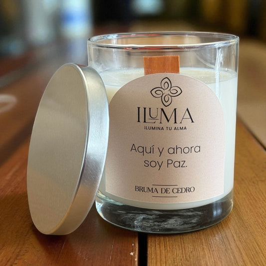 Vela con esencia de BRUMA DE CEDRO