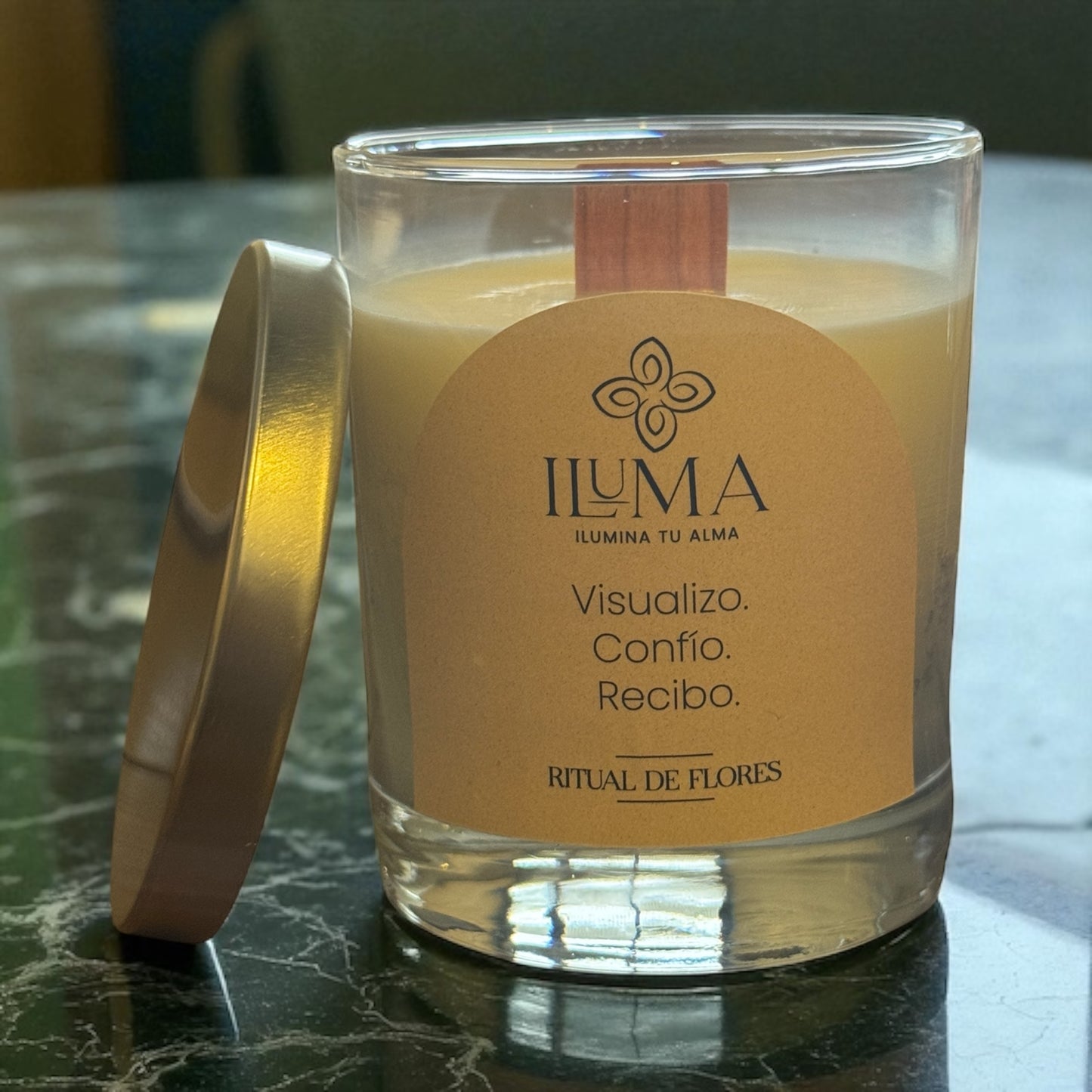 Vela con esencia de RITUAL DE FLORES