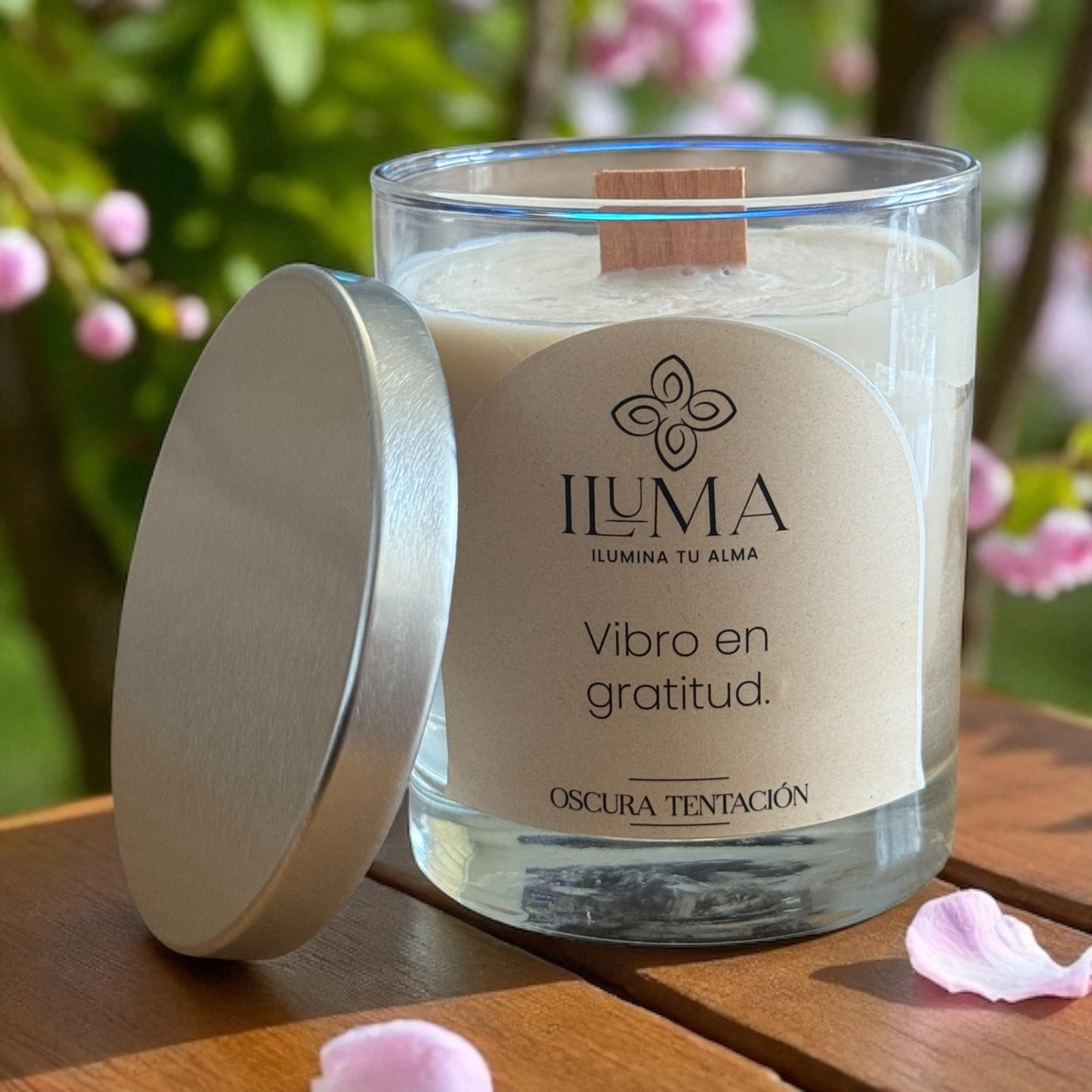 Vela con esencia de OSCURA TENTACION.