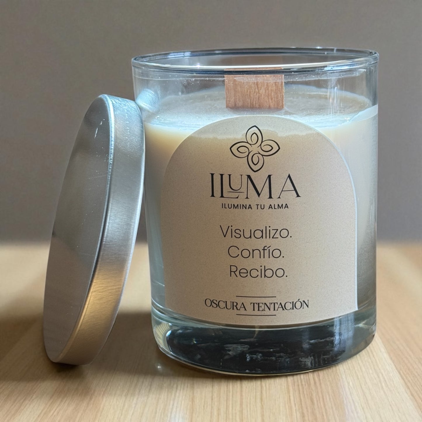 Vela con esencia de OSCURA TENTACION.
